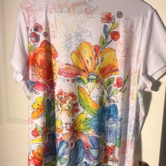 Sahalie Bright Tee - Picture 6 of 6